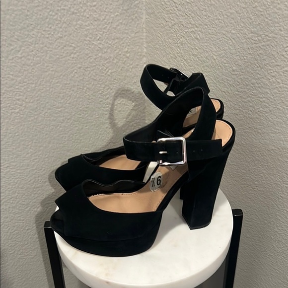 Steve Madden Black Block Heel Sandals - Picture 1 of 3
